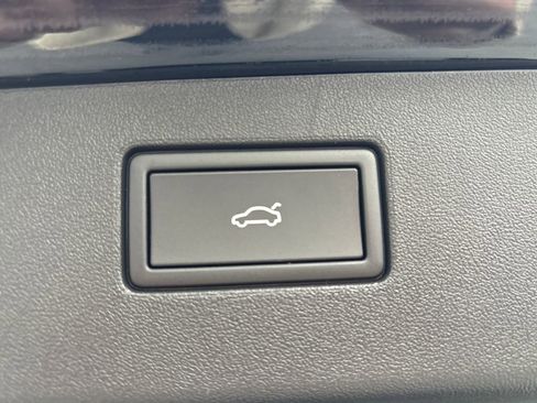 New 2026 Volkswagen Tiguan SE AWD/4WD image 16