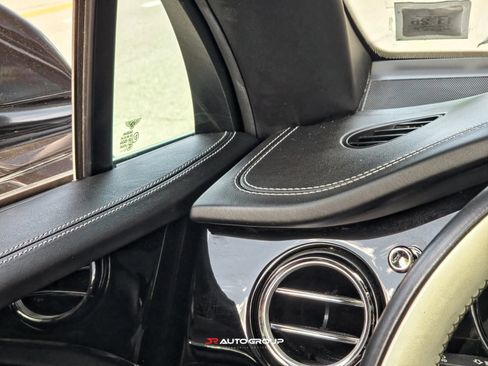 Used 2021 Bentley Bentayga AWD/4WD image 35