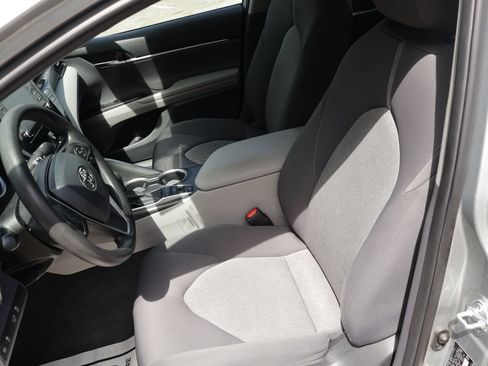 Used 2022 Toyota Camry LE AWD/4WD image 19