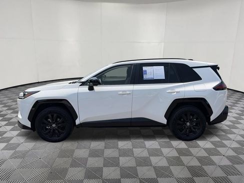Used 2026 Toyota RAV4 SE w/ Convenience Package FWD image 5