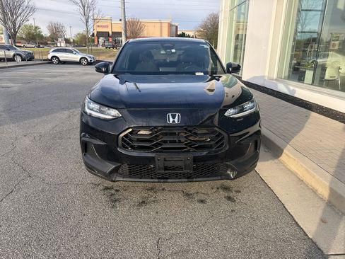 Used 2023 Honda HR-V Sport image 3