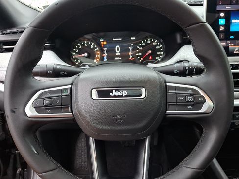 Used 2024 Jeep Compass Latitude w/ Sun and Sound Group AWD/4WD image 25