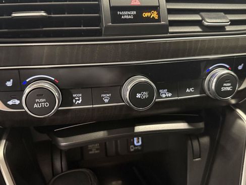 Used 2018 Honda Accord Touring image 36