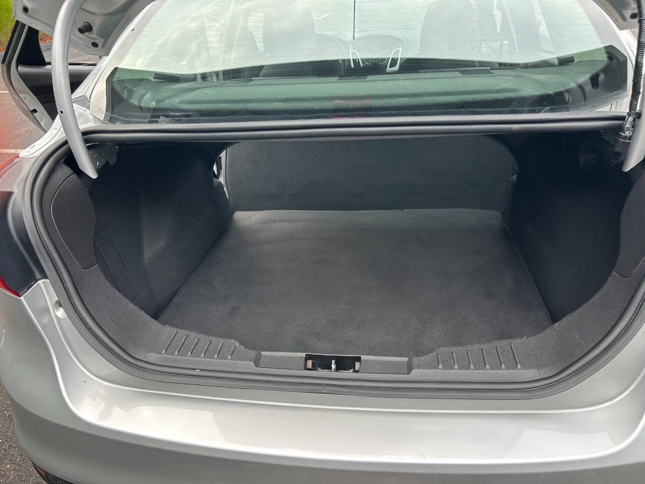 Used 2014 Ford Focus SE w/ SE Sport Package FWD image 9