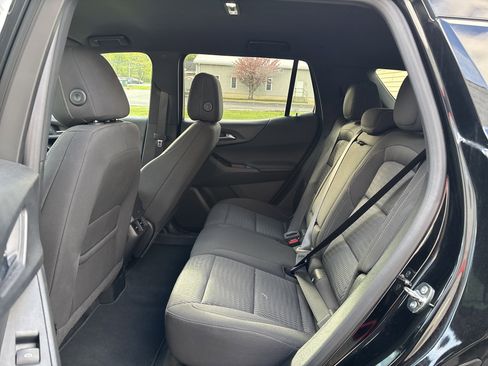 Used 2025 Chevrolet Equinox LT AWD/4WD image 14