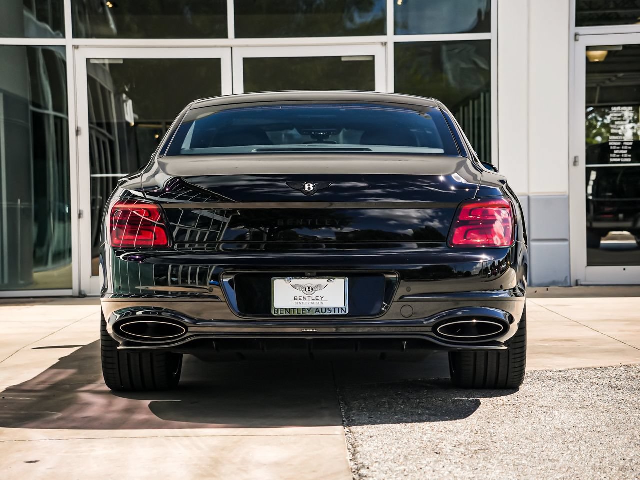 Used 2025 Bentley Flying Spur Plug-In Hybrid AWD/4WD image 11