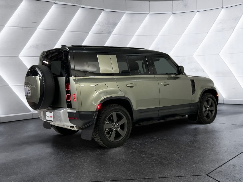 Used 2025 Land Rover Defender 110 S AWD/4WD image 4