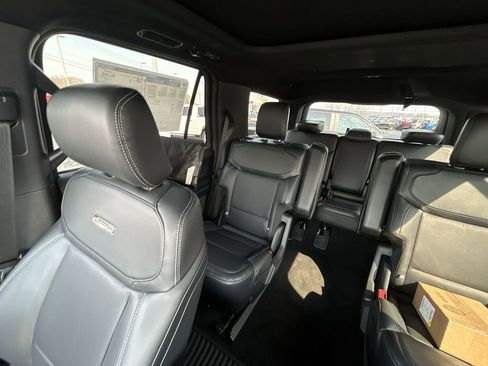 New 2026 Ford Expedition Platinum image 14