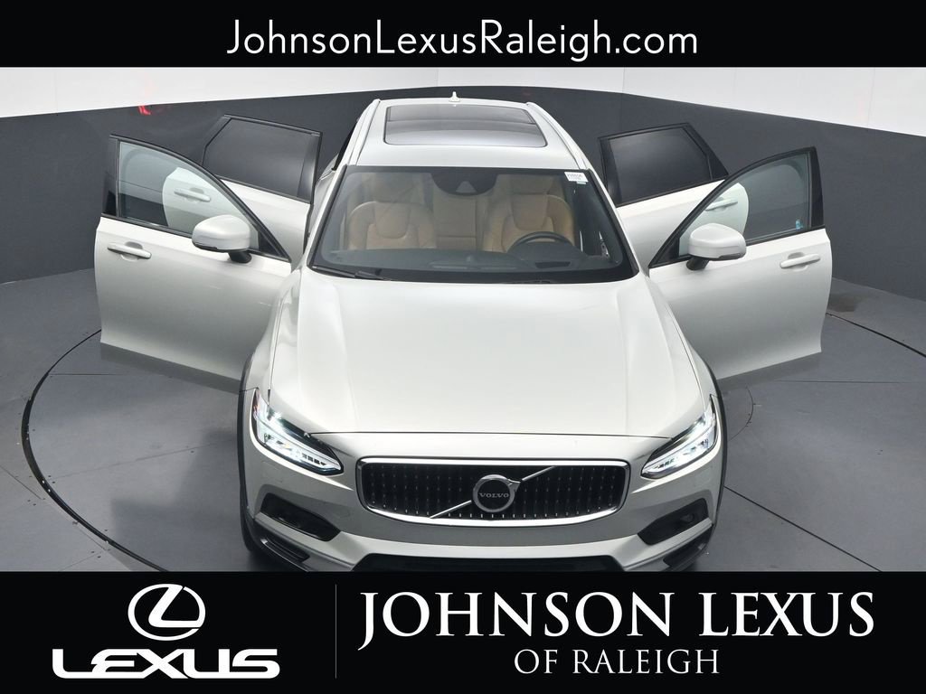 Used 2021 Volvo V90 T6 Cross Country AWD/4WD image 29