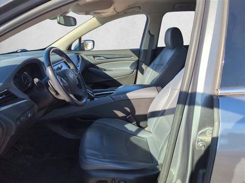 Used 2019 Buick Enclave Essence image 9