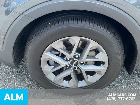 Used 2024 Kia Telluride LX FWD image 12