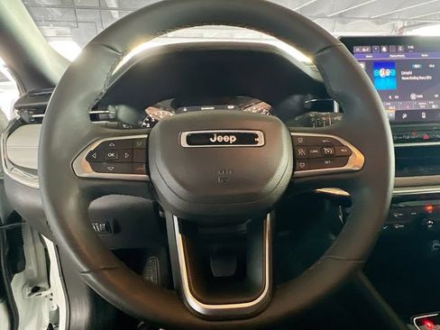 Used 2023 Jeep Compass Limited w/ Elite Group AWD/4WD image 16