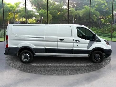 Used 2017 Ford Transit 250 148 Low Roof RWD image 4