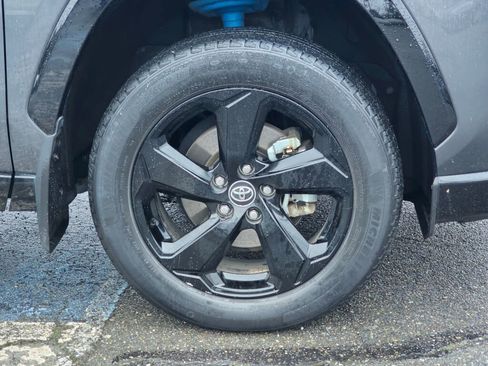 Used 2020 Toyota RAV4 XSE image 9