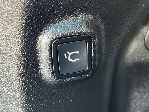 Used 2021 Jeep Cherokee Limited image 33