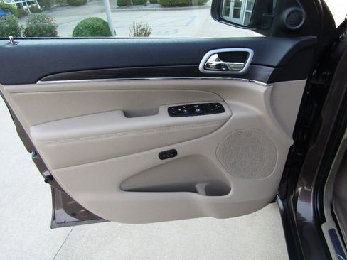 Used 2021 Jeep Grand Cherokee Limited w/ Trailer Tow Group IV image 13