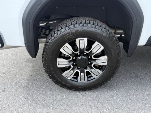 New 2026 GMC Sierra 2500 Denali AWD/4WD image 11