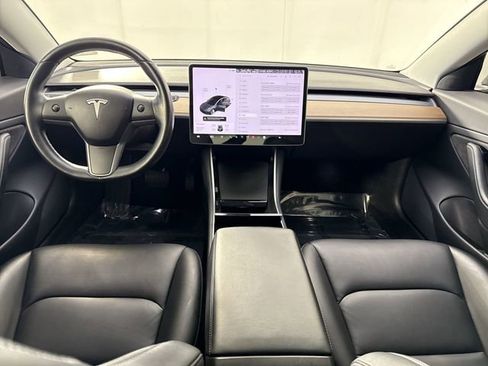 Used 2018 Tesla Model 3 Long Range image 23