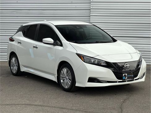 Used 2024 Nissan Leaf S image 8