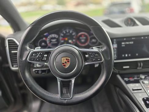 Used 2020 Porsche Cayenne AWD/4WD image 12