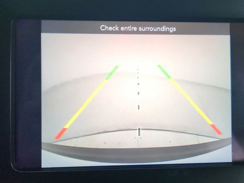 Used 2019 Jeep Cherokee Latitude w/ Popular Appearance Group image 16