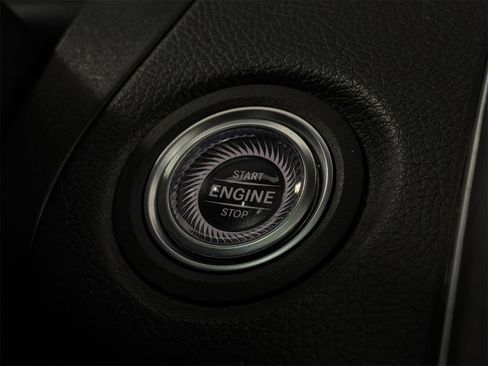 Used 2021 Mercedes-Benz GLC 300 4MATIC image 31