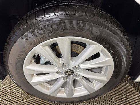Used 2025 Toyota Corolla SE FWD image 17