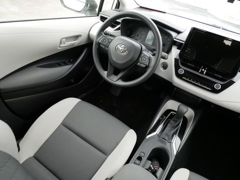 Certified 2025 Toyota Corolla LE w/ Convenience Package image 9