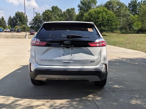 Used 2023 Ford Edge SEL w/ Convenience Package AWD/4WD image 4