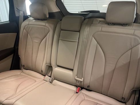 Used 2017 Lincoln MKX Reserve w/ Enhanced Security Package image 13