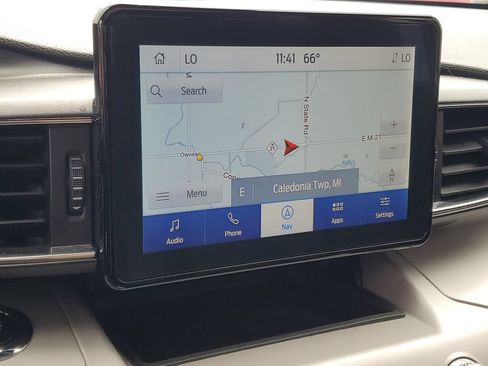 Used 2024 Ford Explorer XLT w/ Equipment Group 202A AWD/4WD image 21