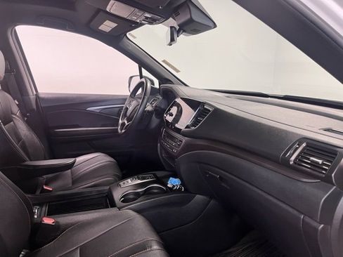 Used 2023 Honda Passport TrailSport image 11