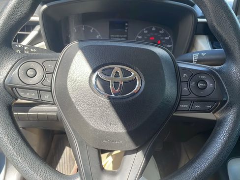 Used 2025 Toyota Corolla LE w/ LE Premium Package image 18
