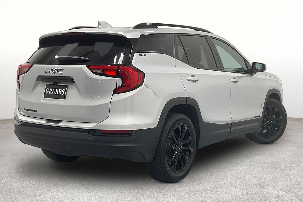 Used 2021 GMC Terrain SLE w/ Driver Convenience Package FWD image 2