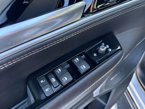 New 2026 Jeep Grand Wagoneer Limited w/ Convenience Group I AWD/4WD image 11