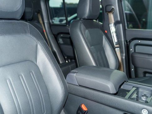 Used 2022 Land Rover Defender 110 X-Dynamic SE image 16