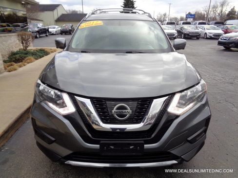 Used 2017 Nissan Rogue SV w/ SV Premium Package image 23