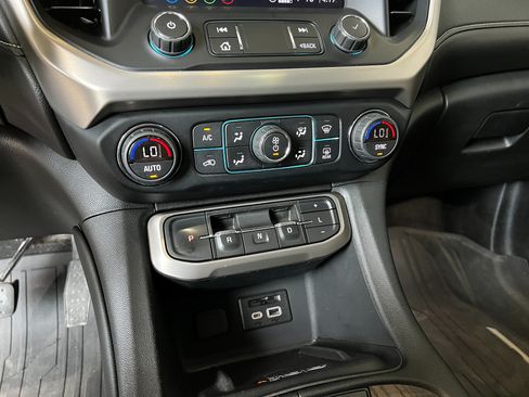 Used 2021 GMC Acadia Denali w/ GMC Pro Grade Package AWD/4WD image 15