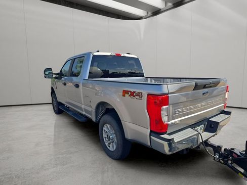 Used 2020 Ford F250 XL w/ STX Appearance Package AWD/4WD image 2
