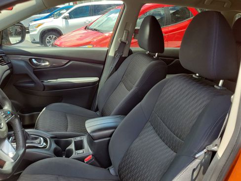Used 2019 Nissan Rogue SV w/ Premium Package AWD/4WD image 11