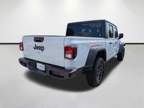 Used 2025 Jeep Gladiator Sport AWD/4WD image 4