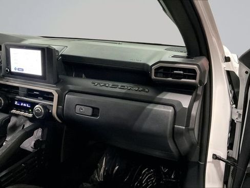 Used 2025 Toyota Tacoma SR w/ SR Upgrade Package AWD/4WD image 17