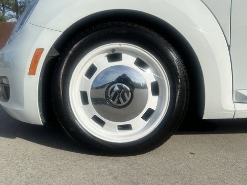 Used 2015 Volkswagen Beetle 1.8T Classic image 10