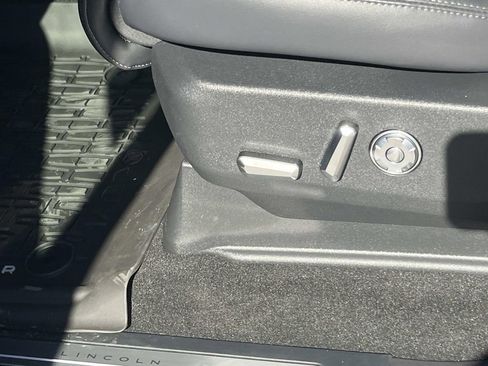 New 2025 Lincoln Navigator Reserve w/ Jet Appearance Package image 11