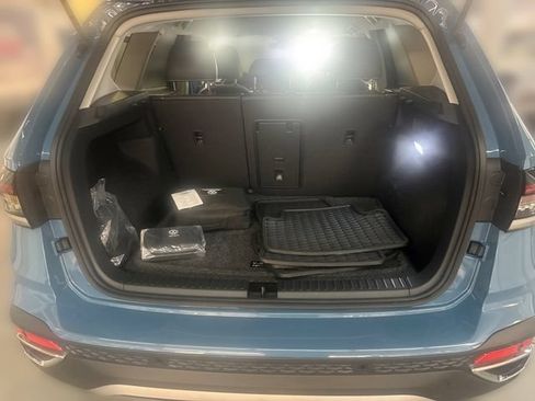Certified 2025 Volkswagen Taos SE AWD/4WD image 20
