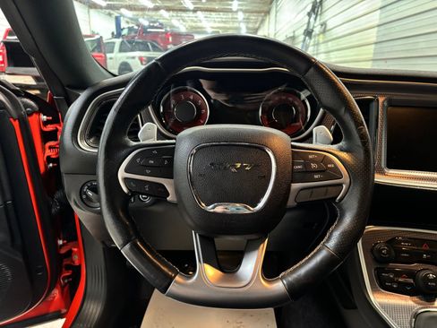 Used 2016 Dodge Challenger SRT Hellcat image 14