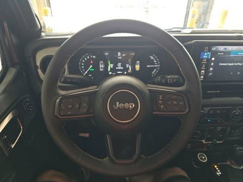 Used 2024 Jeep Wrangler Unlimited AWD/4WD image 13