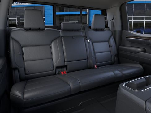 New 2026 GMC Sierra 1500 SLT image 17