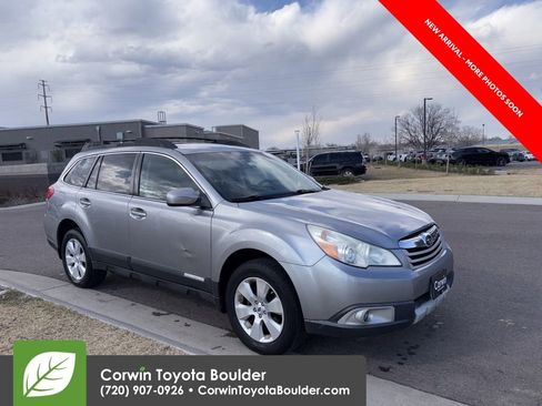 Used 2011 Subaru Outback 2.5i Limited image 1
