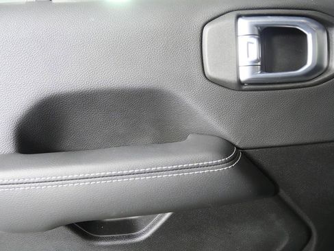 Used 2021 Jeep Wrangler Unlimited Sahara image 14